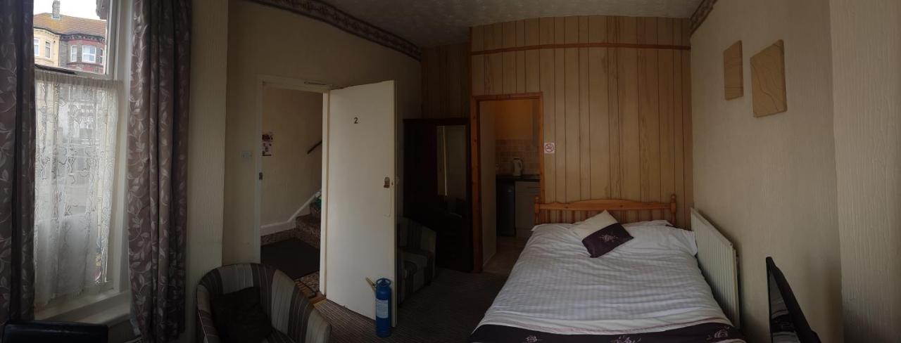 Апартаменты 2 Berth Ground Floor Flat Apsley 2 Грейт-Ярмут Экстерьер фото